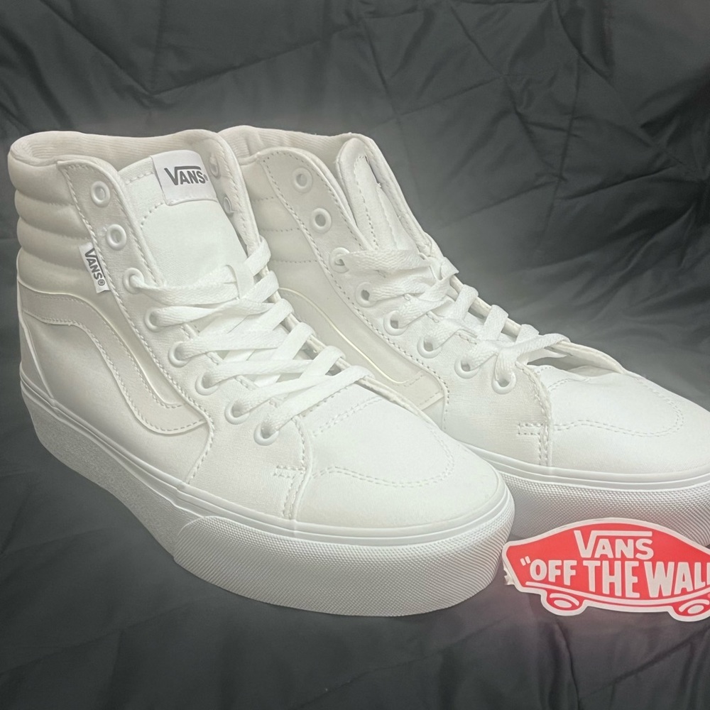 Women’s Vans sk8-Hi
